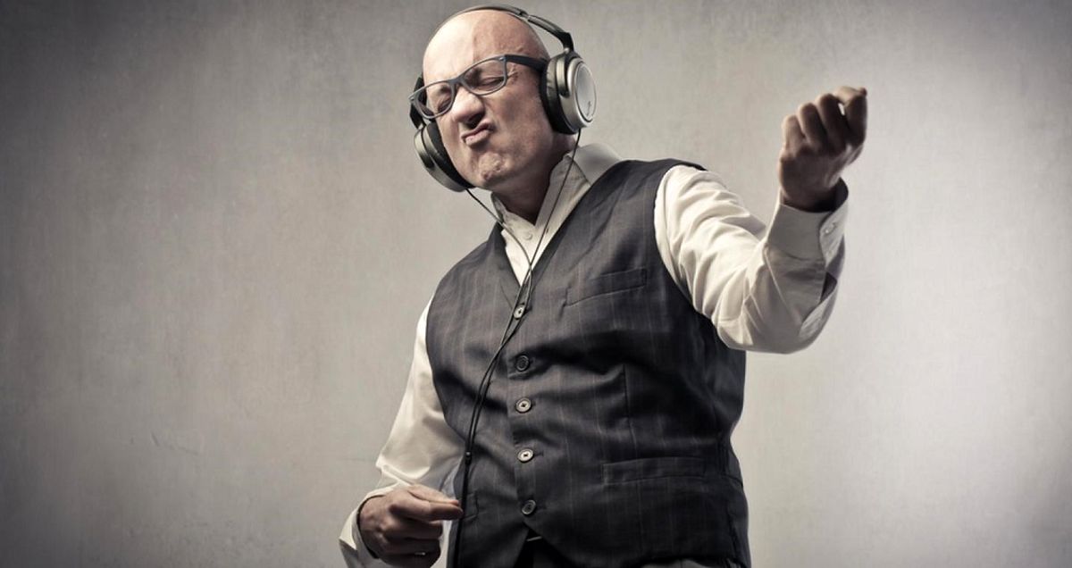 آهنگ مورد نظر خود را با زمزمه یا سوت زدن پیدا کنید!