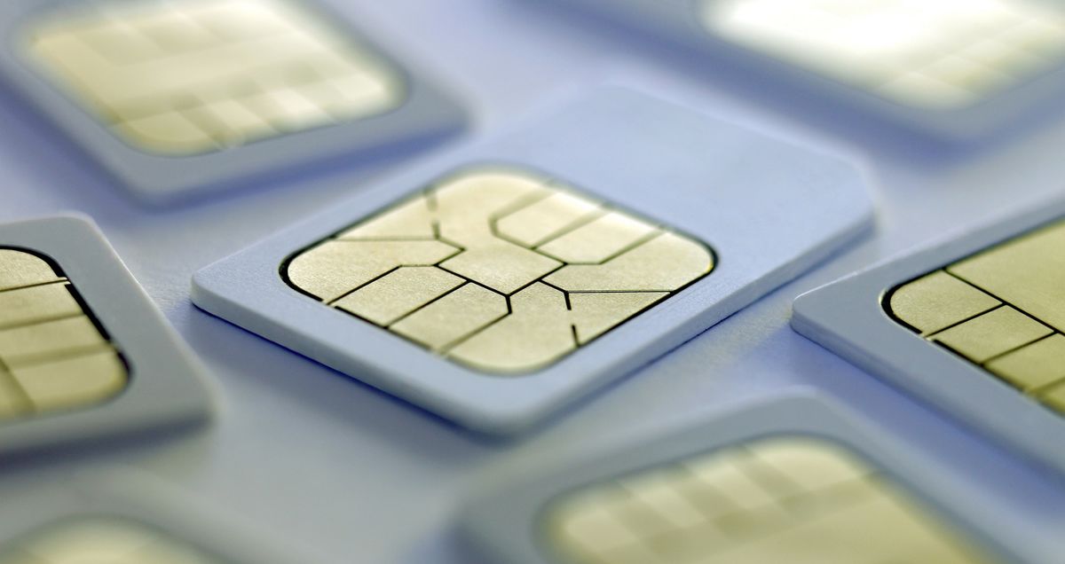 چرا فعالیت اپراتورهای مجازی در سایه مانده است؟