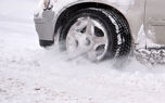در صورت گیر افتادن ماشین در برف بدون زنجیر چرخ چه کنیم؟