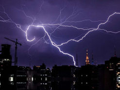 رعد و برق 768 کیلومتری رکورد طولانی ترین صاعقه در جهان را شکست