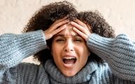شنیدن دستور زبان اشتباه باعث ایجاد علائم فیزیکی اضطراب می‌شود